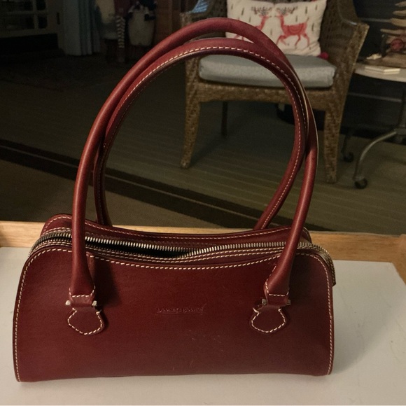 Gorgeous Vintage NWOT Dooney & Bourke Elegant Red/Maroon/Wine Leather Handbag - Picture 2 of 4